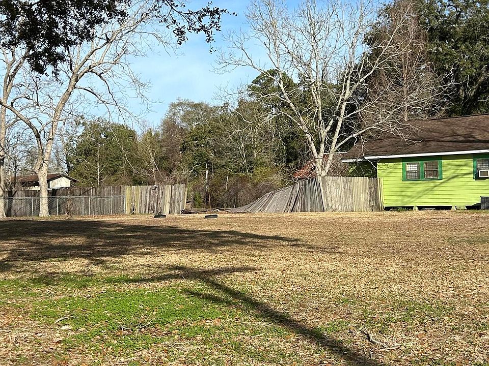 2nd image of 4613 2nd St