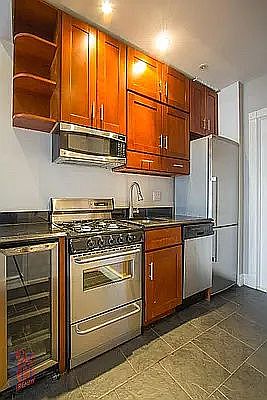 5th image of 380 E 10th St APT 5D
