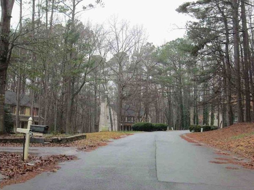 2nd image of 335 N Fayette Dr