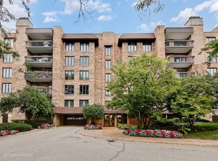 3860 Mission Hills Rd APT 217, Northbrook, IL 60062