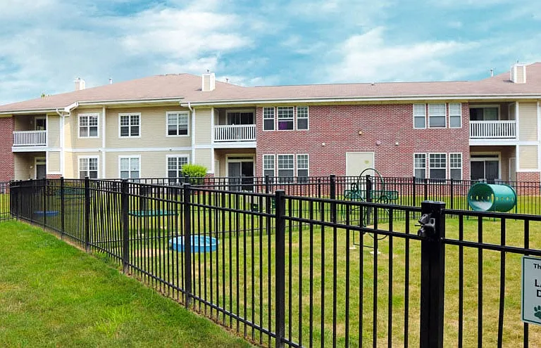 Butterfield Oaks Apartments — Photo 30