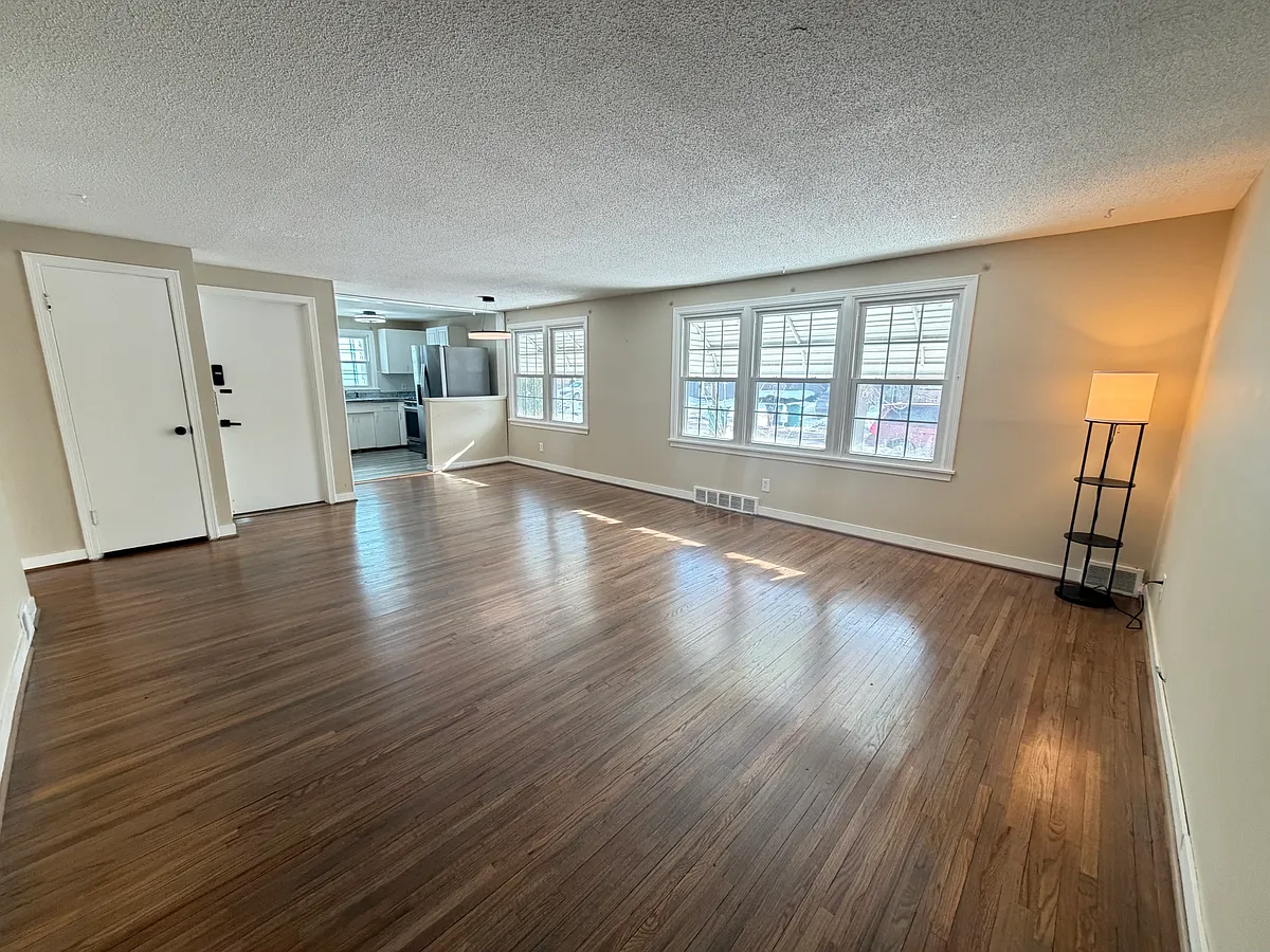 Building Photo - 10 Tacoma Ave #1