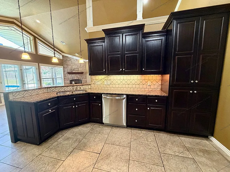 3718 Brighton Pl — Photo 12