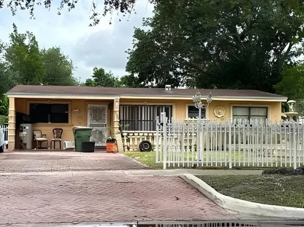 885 NW 131st St, North Miami, FL 33168