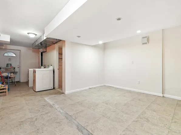 42-19 214th Place image 36 of 44