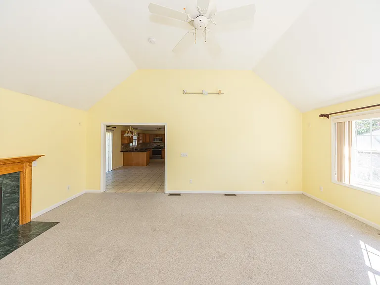 469 Walnut St — Photo 56