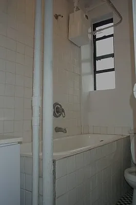 Rented by Tower Brokerage | media 30