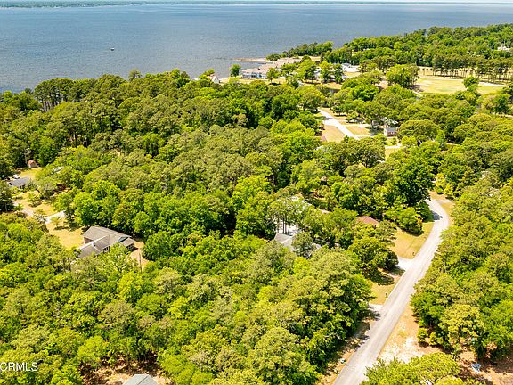 5th image of 121 Lakeshore Drive