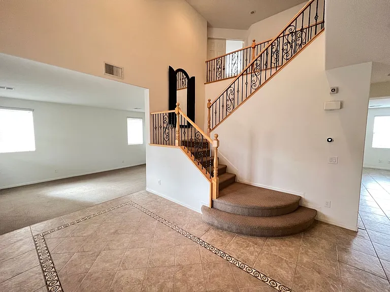 742 Canary Wharf Dr — Photo 6