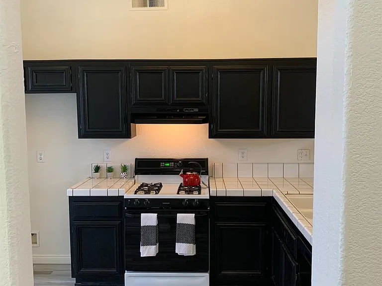 8417 Winlock St — Photo 3