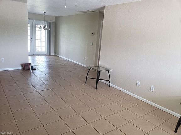 5th image of 110 SE 4th Pl APT B
