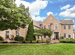 14224 Stonehurst Ct, Granger, IN