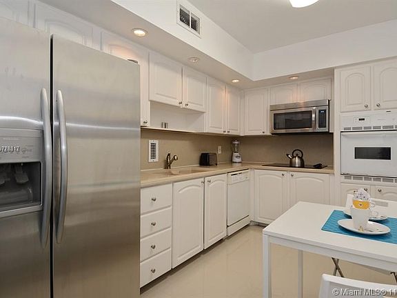 3rd image of 4001 S Ocean Dr APT 7G