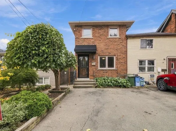 53 Picton St W, Hamilton, ON L8L 1E4
