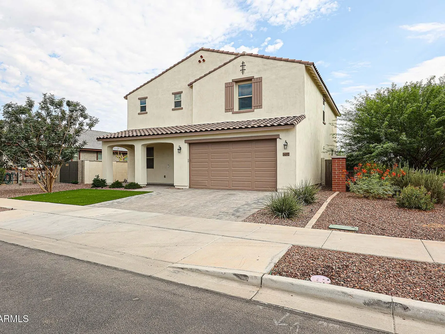 5 bed, 3.0 bath, 3303 sqft, $3,300 — Photo 4