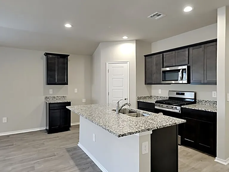 2513 Billie Ln — Photo 6