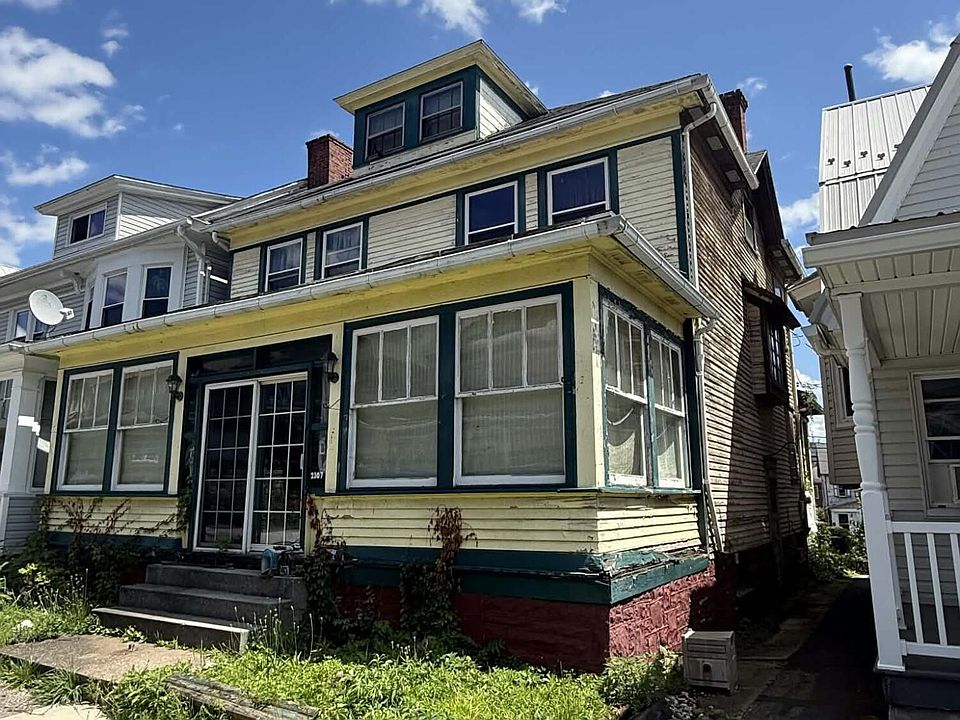 2nd image of 2107 Maple Ave