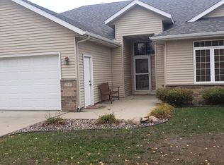 2841 Viola Heights Dr NE, Rochester, MN 55906