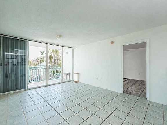 4th image of 3635 Seaside Dr APT 113