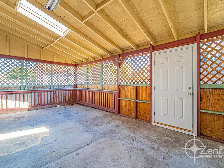15501 NE 88th St — Photo 36