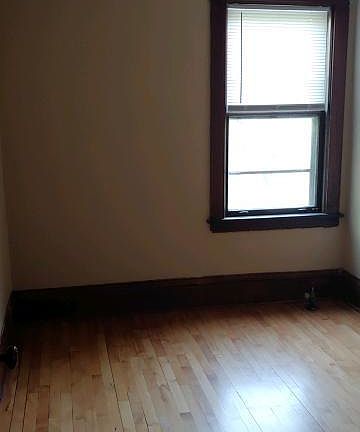 5th image of 1129 Chatsworth St N
