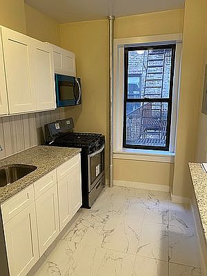 2nd image of 19 Cumming St APT 3C