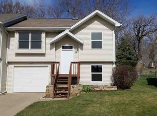 2245 Oakleaf St, Coralville, IA 52241