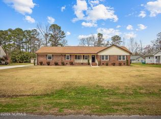 214 Country Club Blvd, Jacksonville, NC 28540