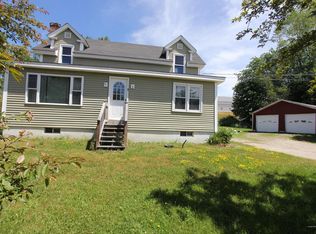 8 Turner Center Rd, Turner, ME 04282