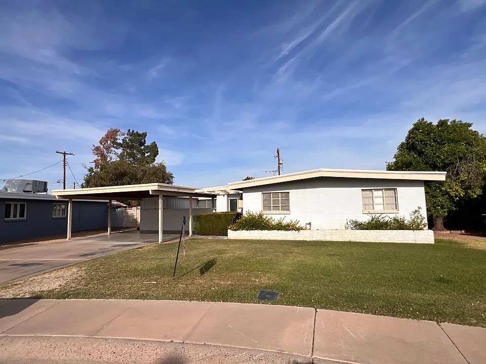 2219 N 73rd Pl