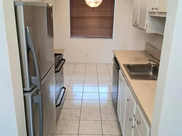 3301 NW 47th Terrace Unit 403, Lauderdale Lakes, FL 33319