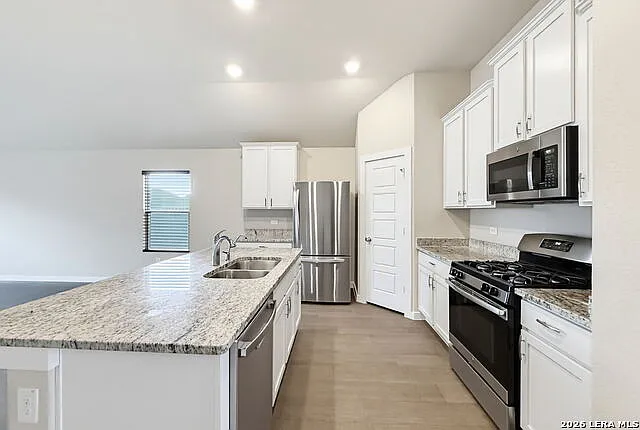 5 bed, 3.0 bath, 2294 sqft, $2,200 — Photo 4