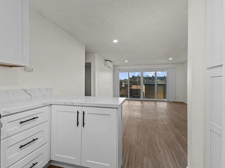 228 Las Flores Dr #15 — Photo 3
