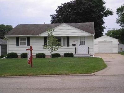 227 24th St NW, Cedar Rapids, IA, 52405