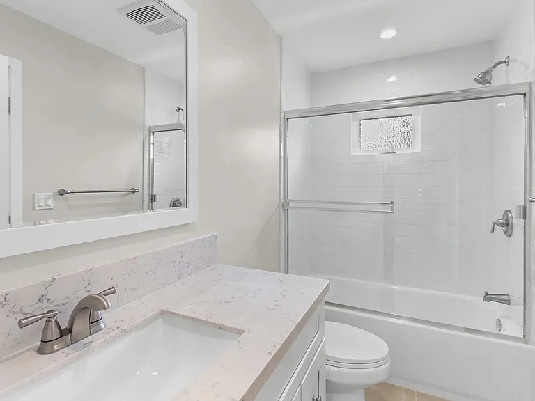 2823 S Corning St #5 — Photo 20