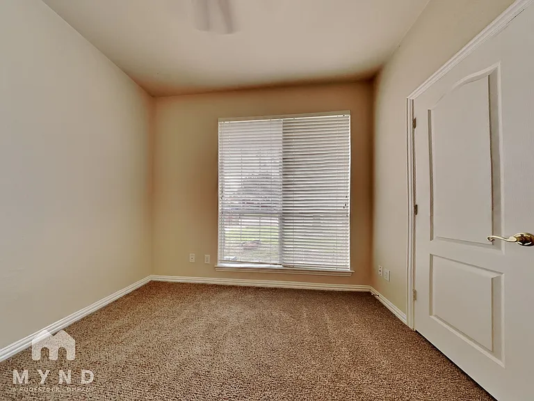 9860 Buckingham Ln — Photo 19