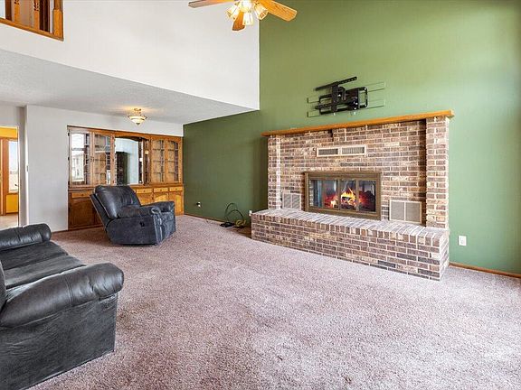 4th image of 110 Fischer Dr