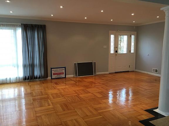 3rd image of 1027 Wildwood Ave