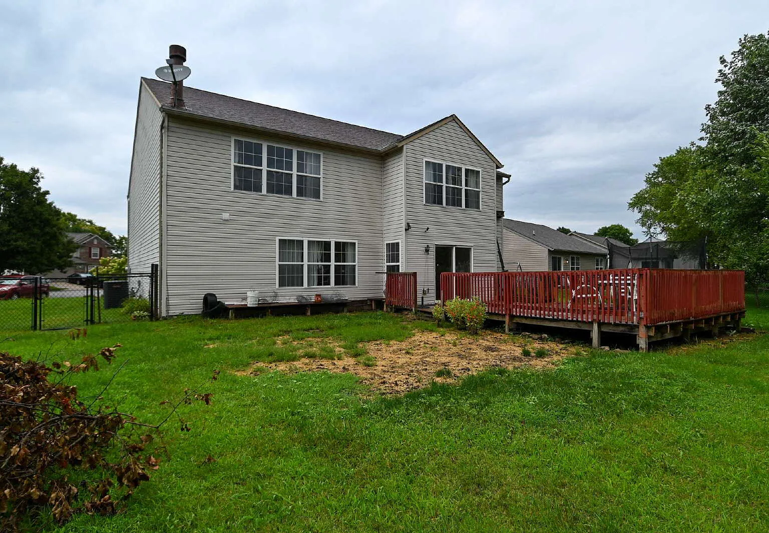 4 bed, 2.5 bath, 3500 sqft, $2,500 — Photo 3