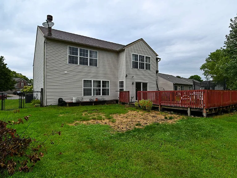 1043 Rentham Ln — Photo 3