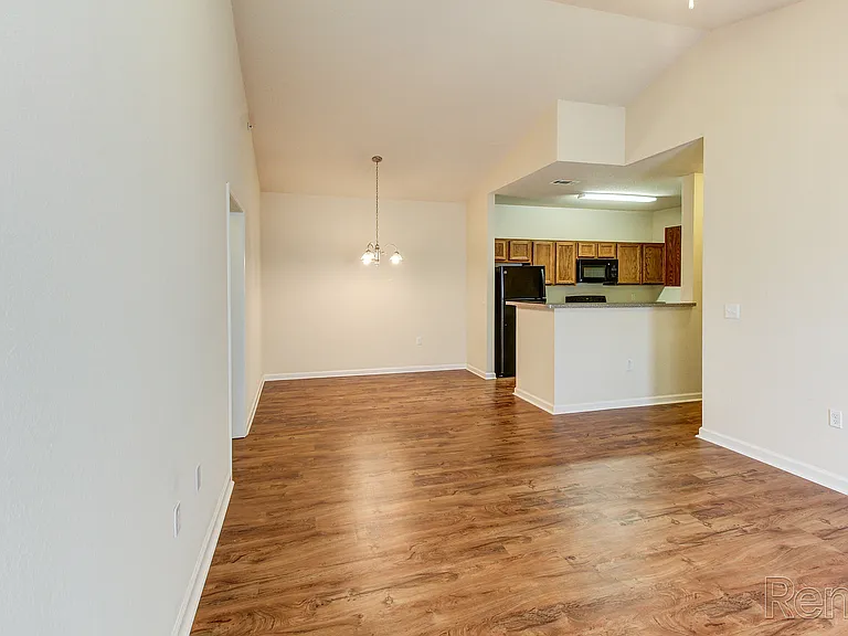 Highland Ridge Apartments — Photo 25