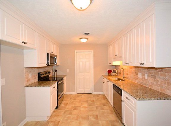 2nd image of 105 Cokesbury Ct