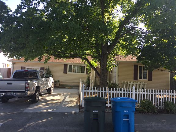 3rd image of 730 Camelia Way