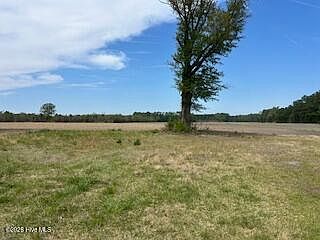 3rd image of 201 Richardson Road