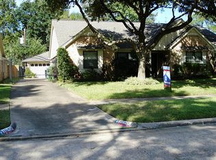 1040 Cheshire Ln, Houston, TX 77018