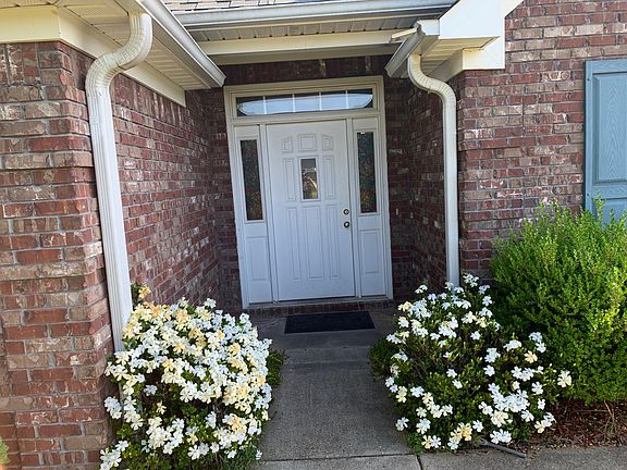 3rd image of 127 Garden Terrace Dr