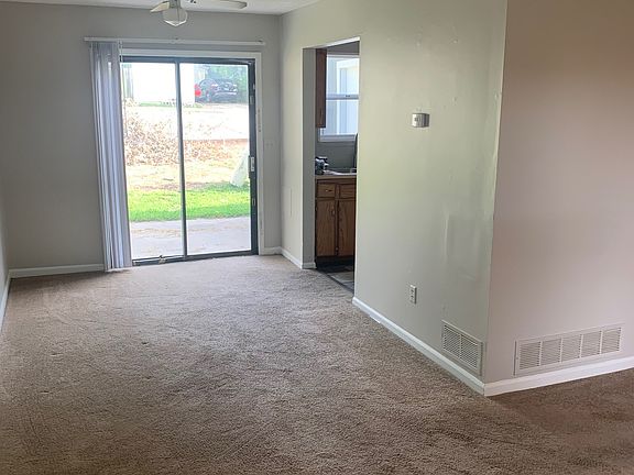 3rd image of 609 Pawnee St #609