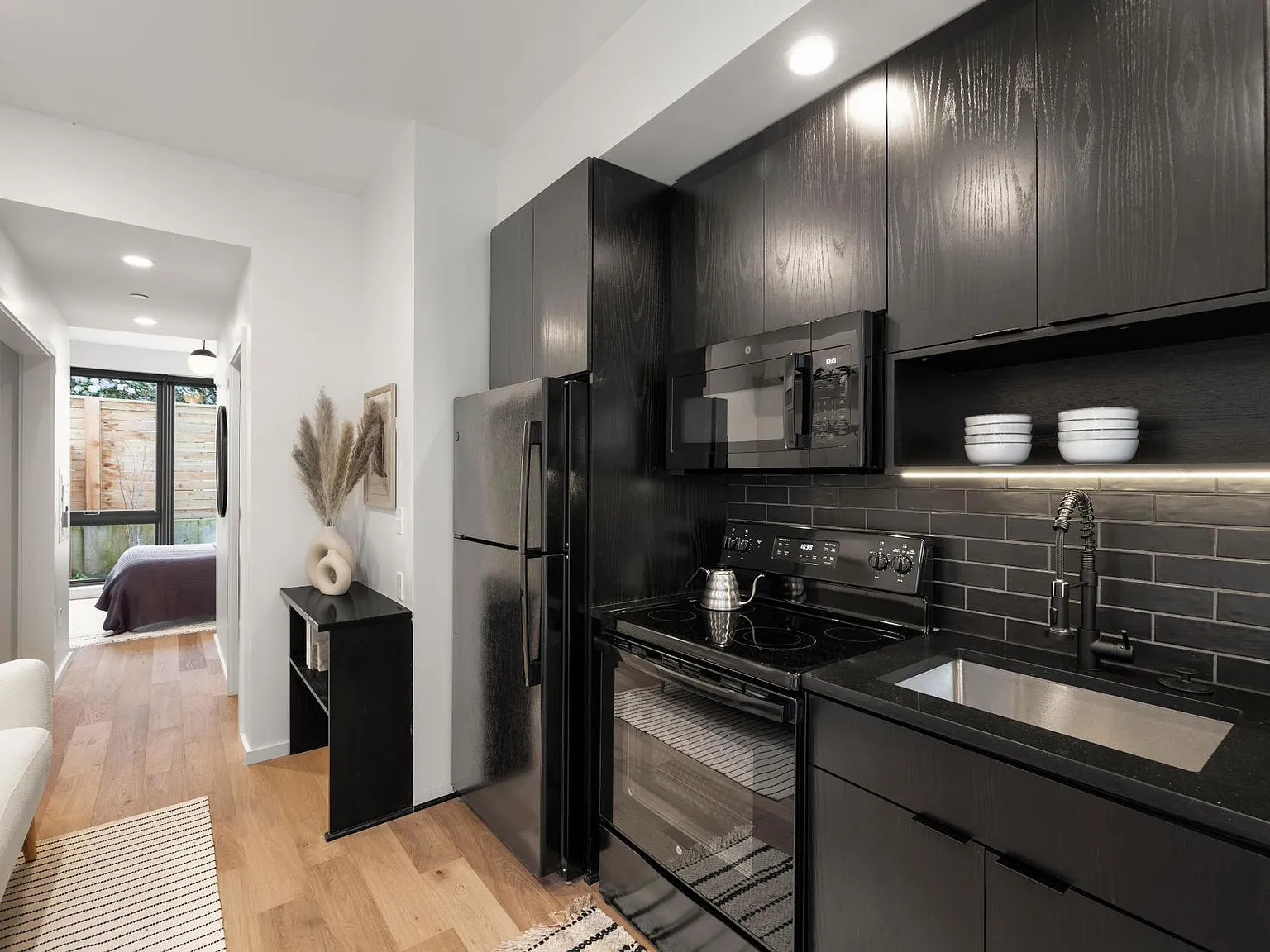 1825 N Rosa Parks Way — Photo 3
