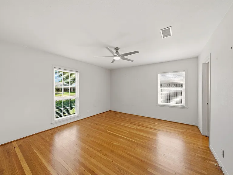 6323 Cindy Ln — Photo 10