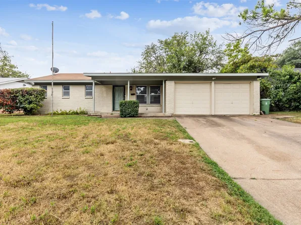 4716 Matthews Ct, Forest Hill, TX 76119